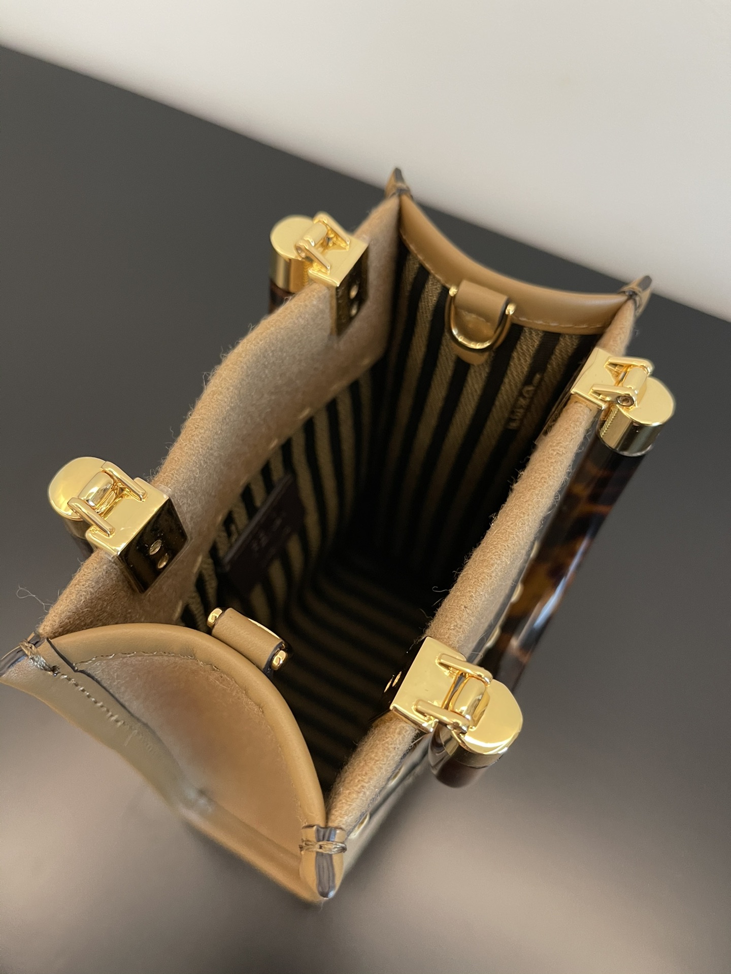 F**di vintage mini tote-13x6.5x18cm