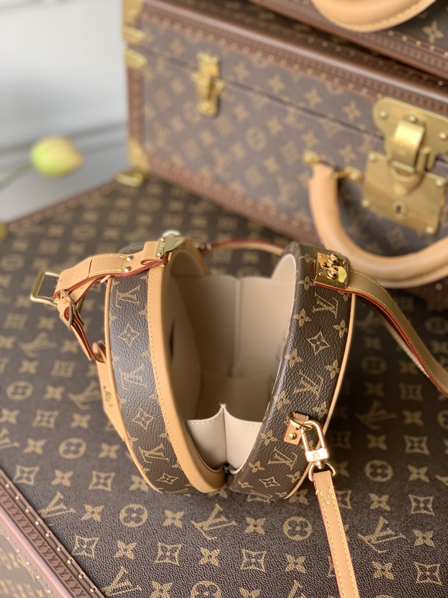 l**is V*t*n petite boite chapeau-18*17*7cm