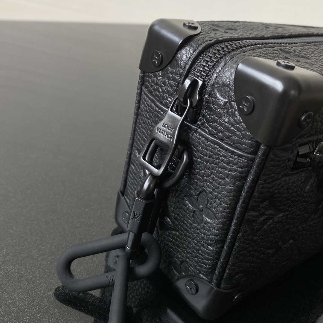 l**is V*t*n mini soft trunk m80033-18.5 x13x8cm