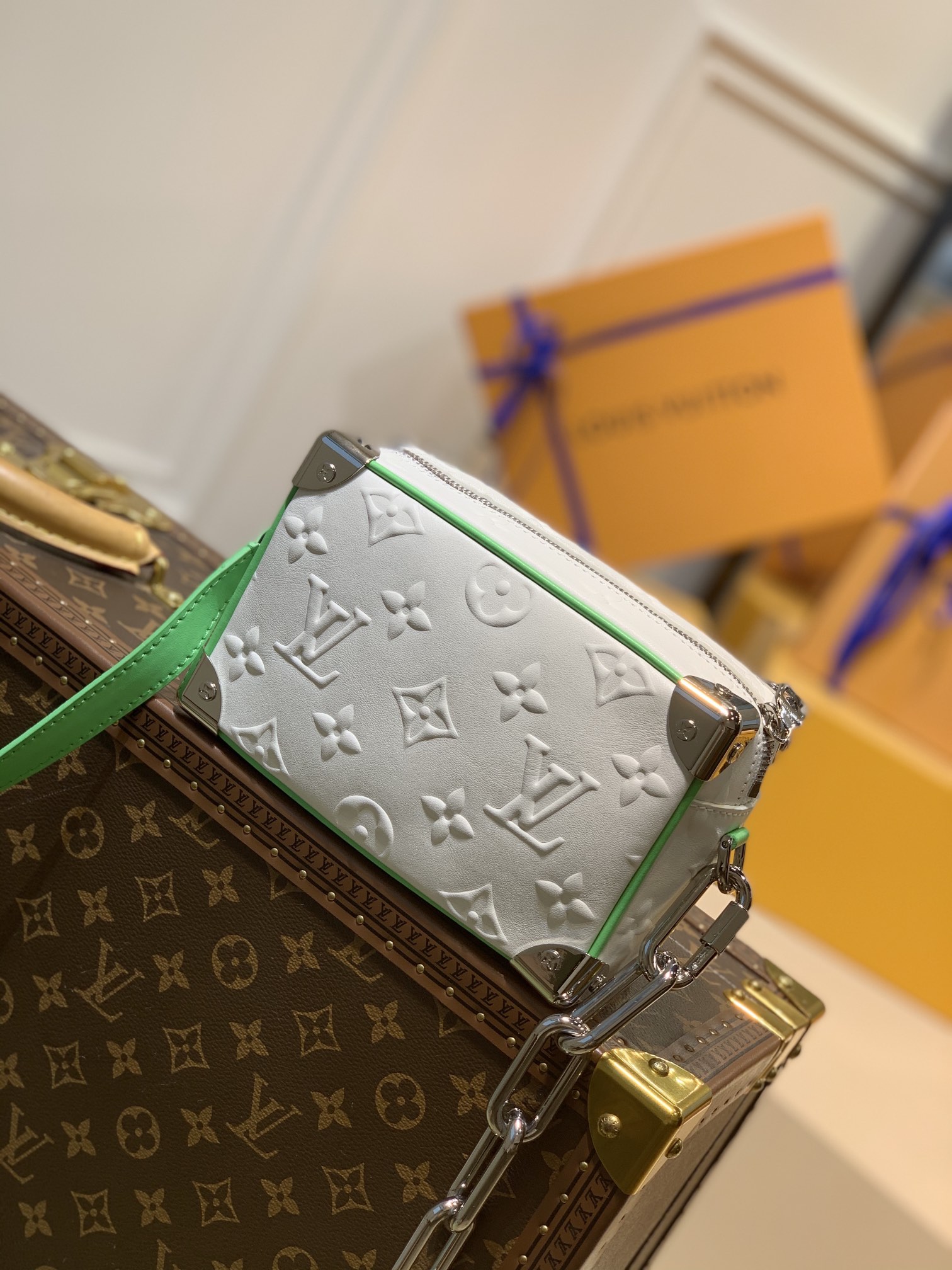 l**is V*t*n mini soft trunk m80033-18.5 x13x8cm