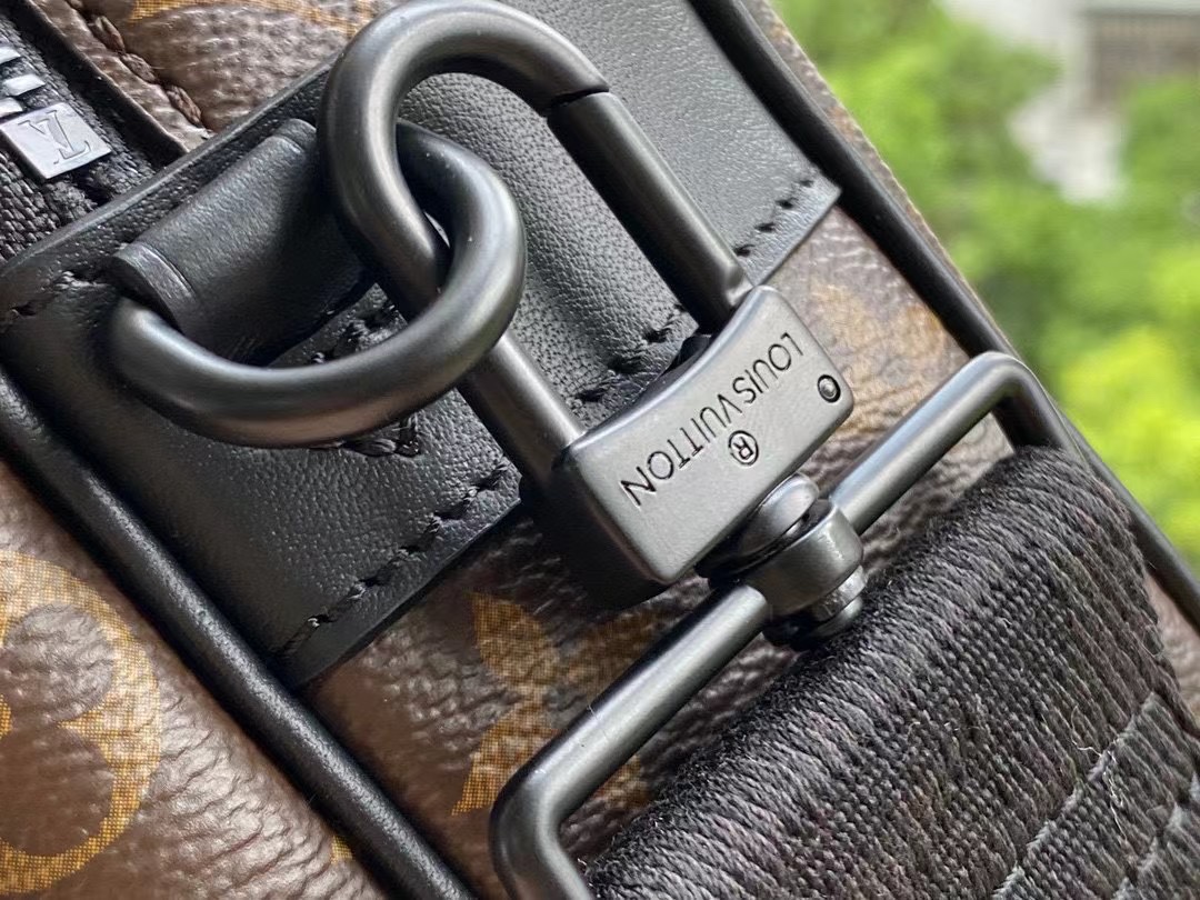 l**is V*t*n s lock bag-m45806-22*18*8cm