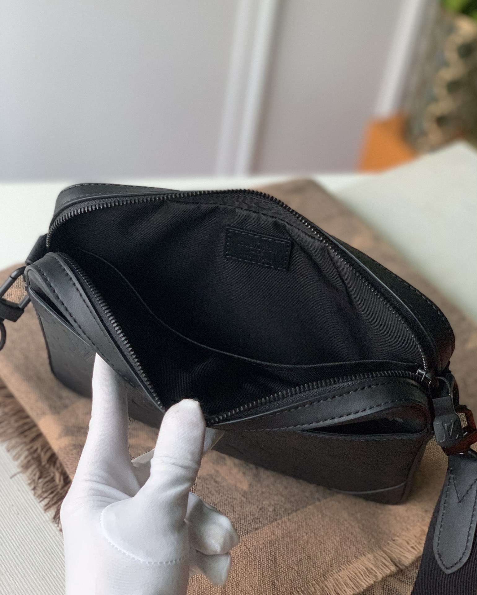 l**is V*t*n duo messenger-m69827-27*4.5*18.5cm