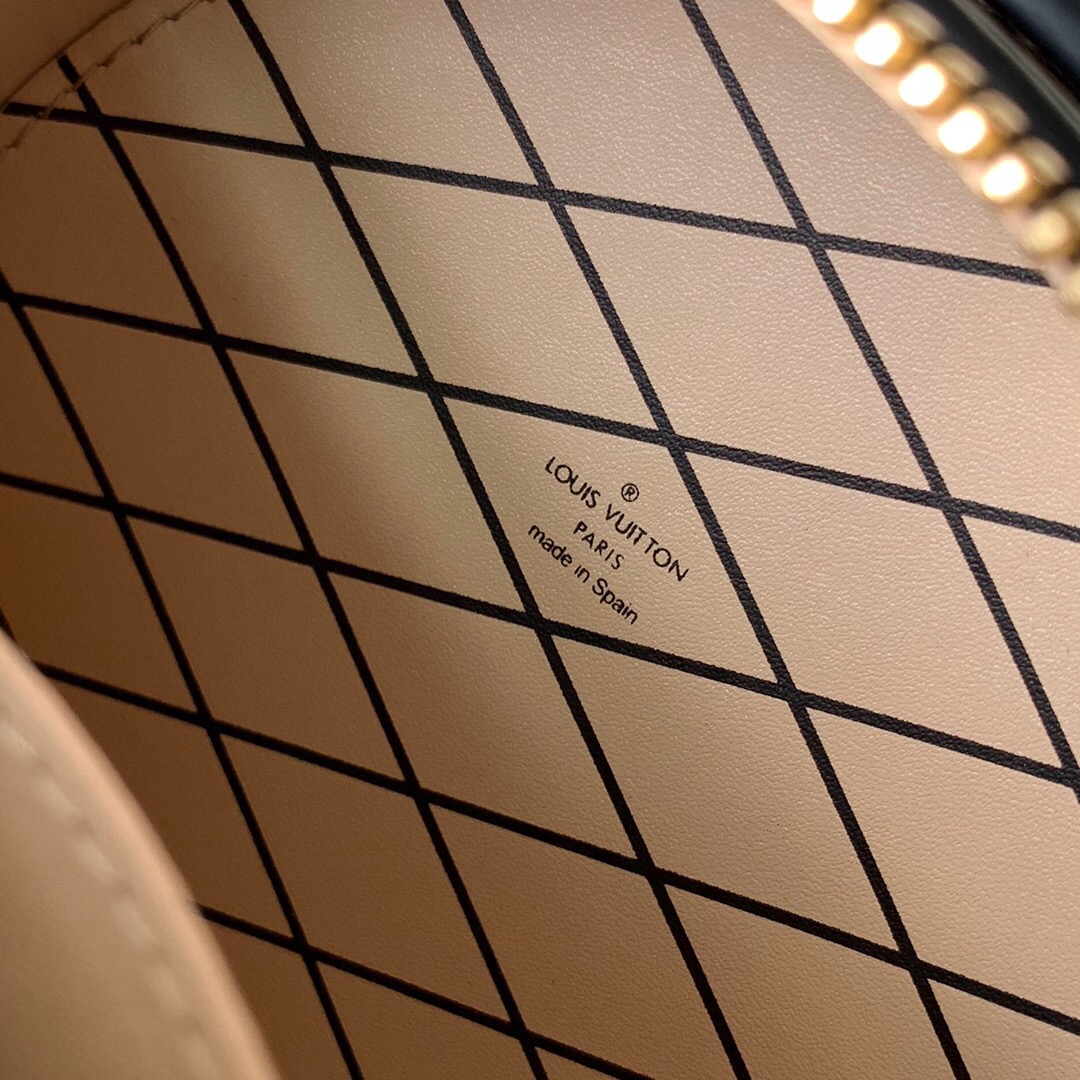 l**is V*t*n mini boite chapeau-13*12*6.5cm