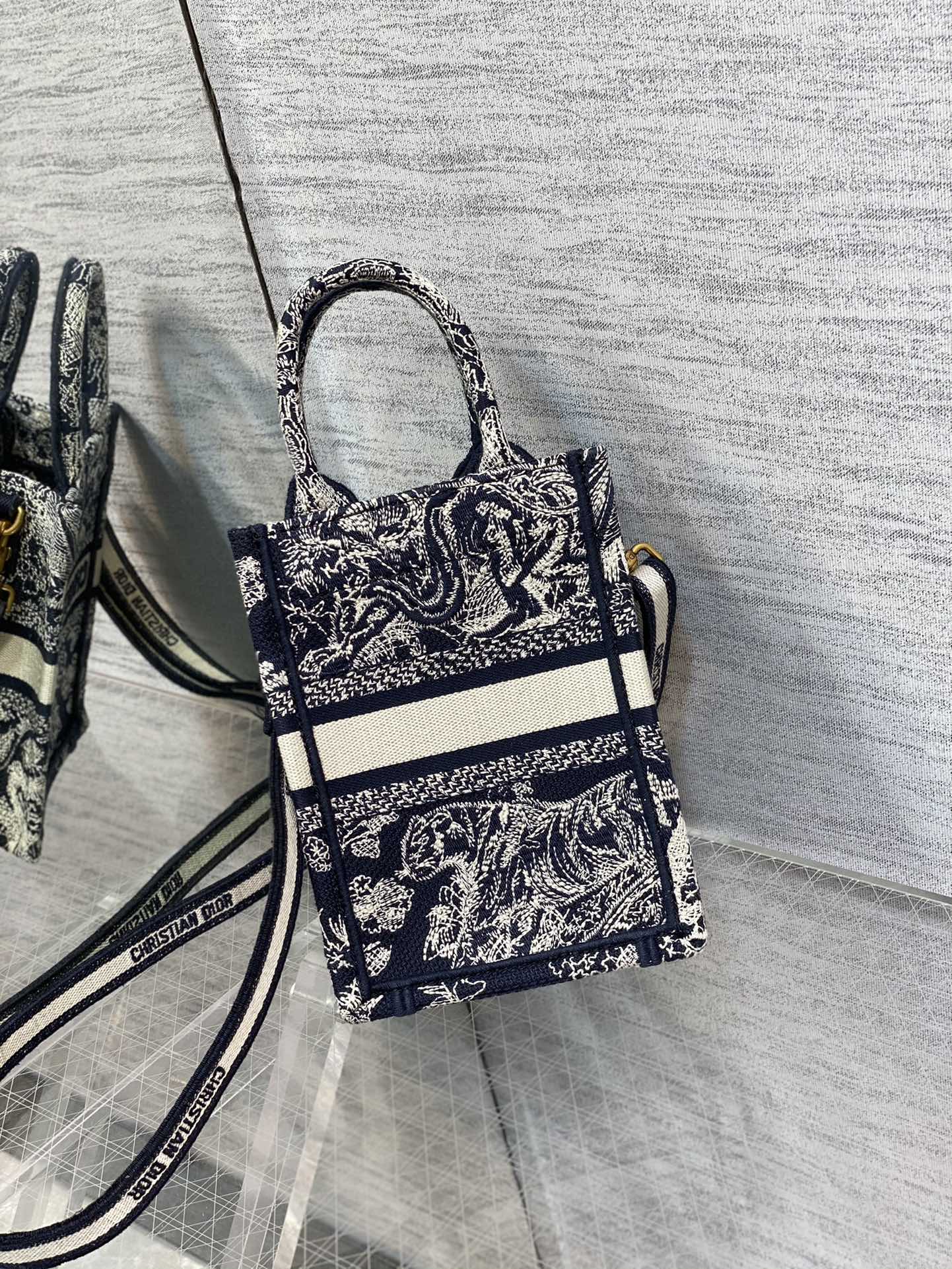 D*or mini book tote-13.5*5*18cm