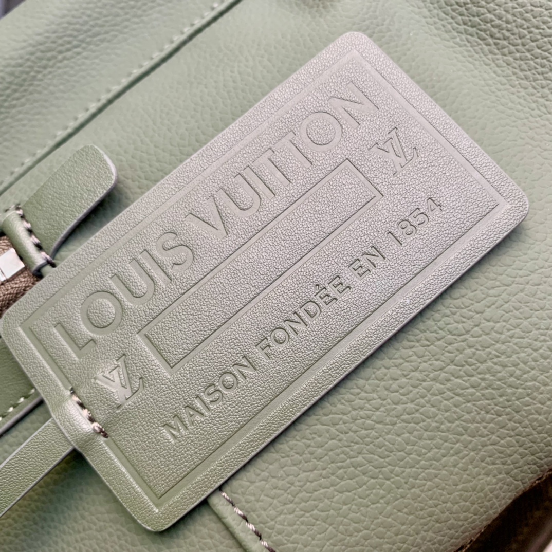 l**is V*t*n aerogram backpack m57079-43*30*14cm