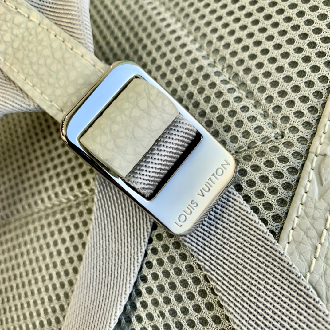 l**is V*t*n ellipse backpack-31*44*17cm