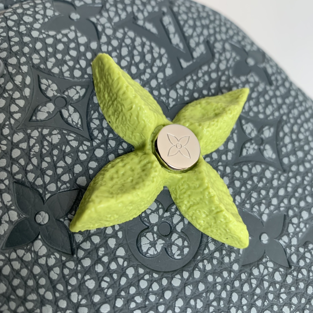 l**is V*t*n ellipse backpack-31*44*17cm