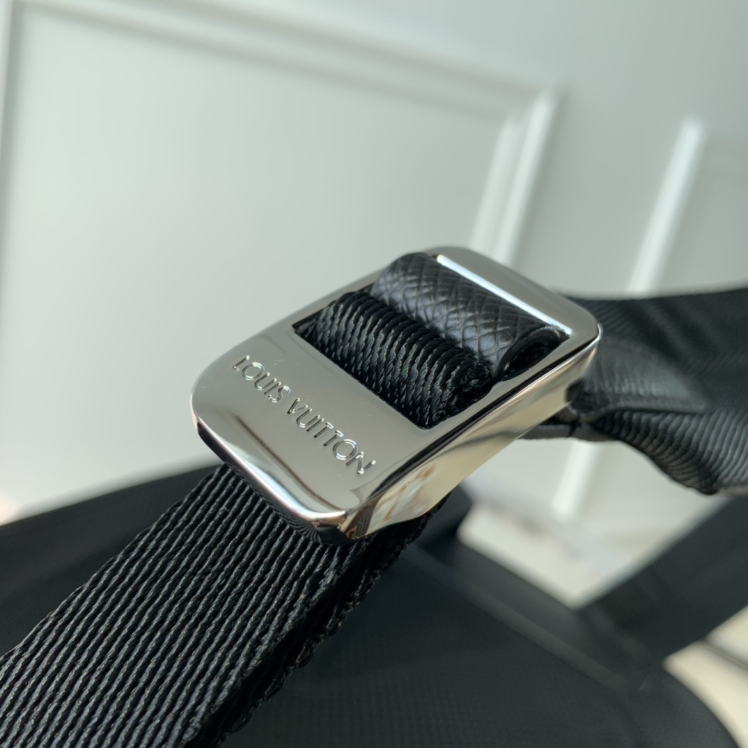 l**is V*t*n adrian m30857 backpack-31*39*14cm