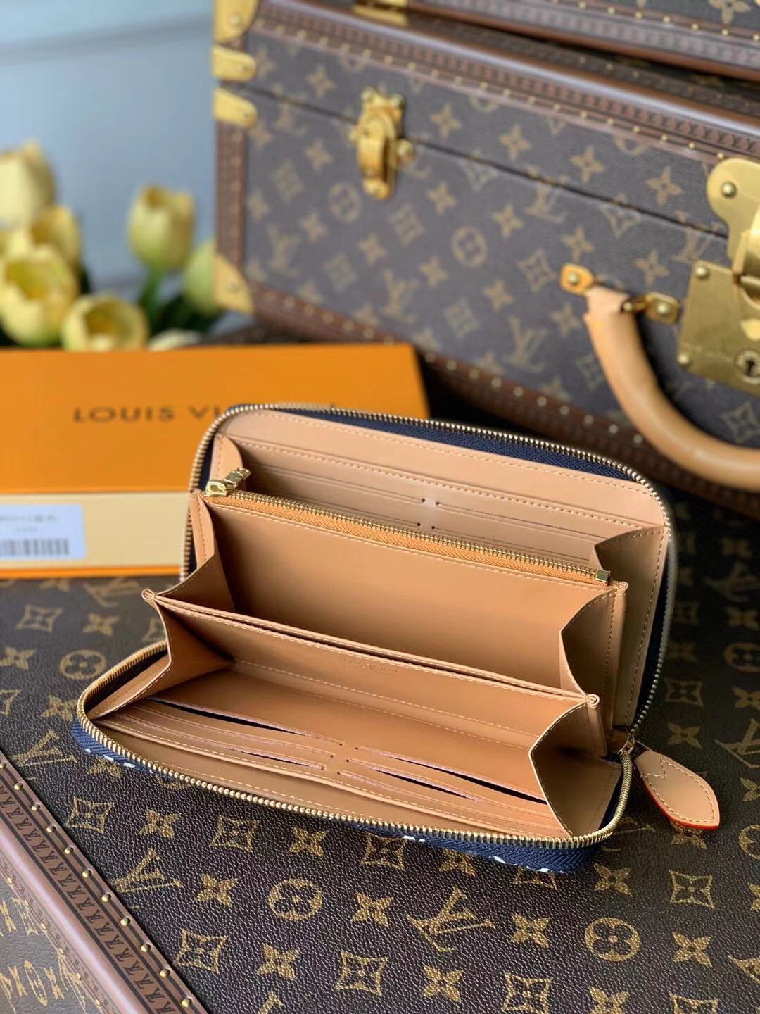 l**is V*t*n since 1854 zippy wallet m69994-19*10*2cm