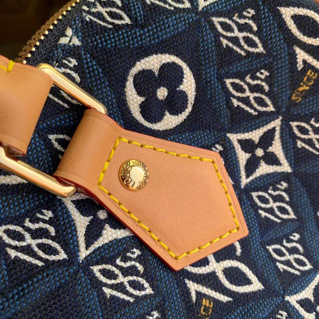 l**is V*t*n since 1854 speedy 25-25*19*15cm