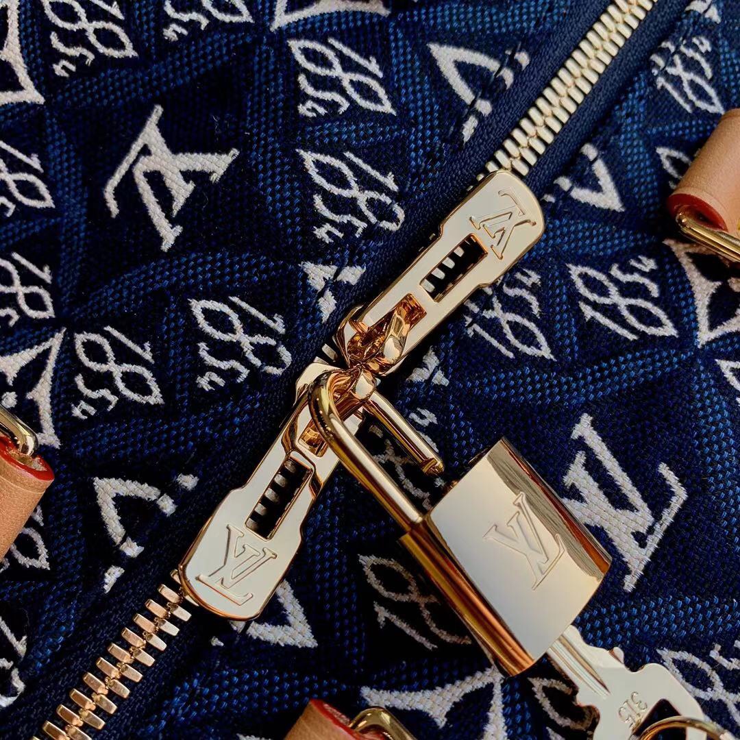 l**is V*t*n since 1854 speedy 25-25*19*15cm