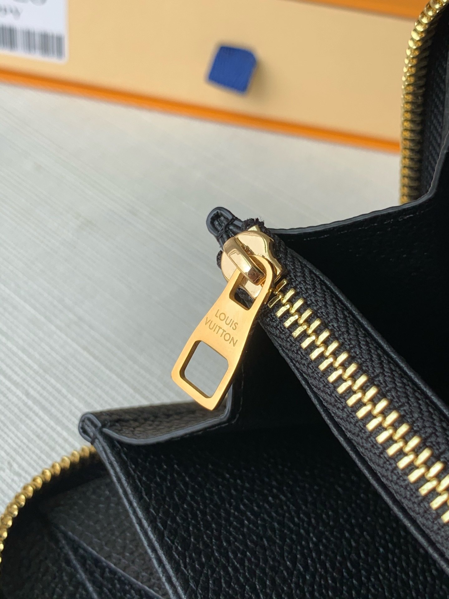 l**is V*t*n zippy wallet m69520-19*10cm