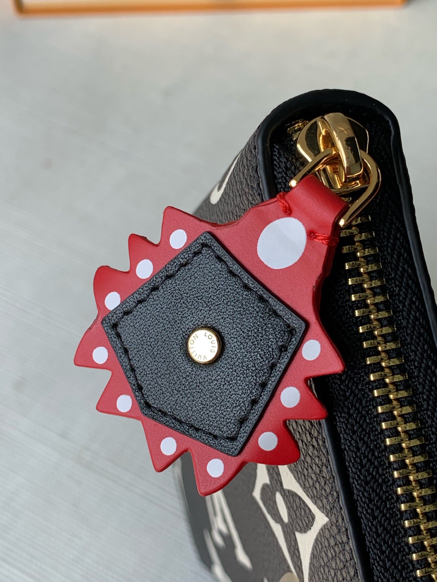 l**is V*t*n zippy wallet m69520-19*10cm