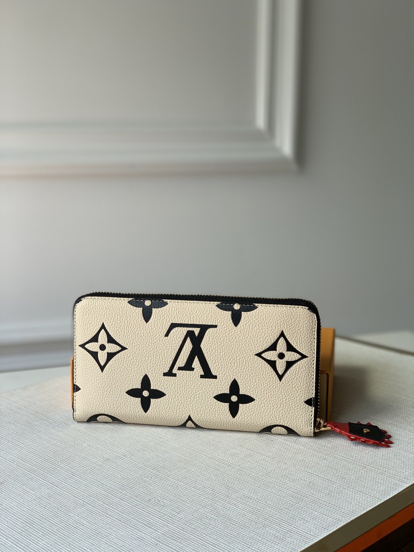 l**is V*t*n zippy wallet m69520-19*10cm