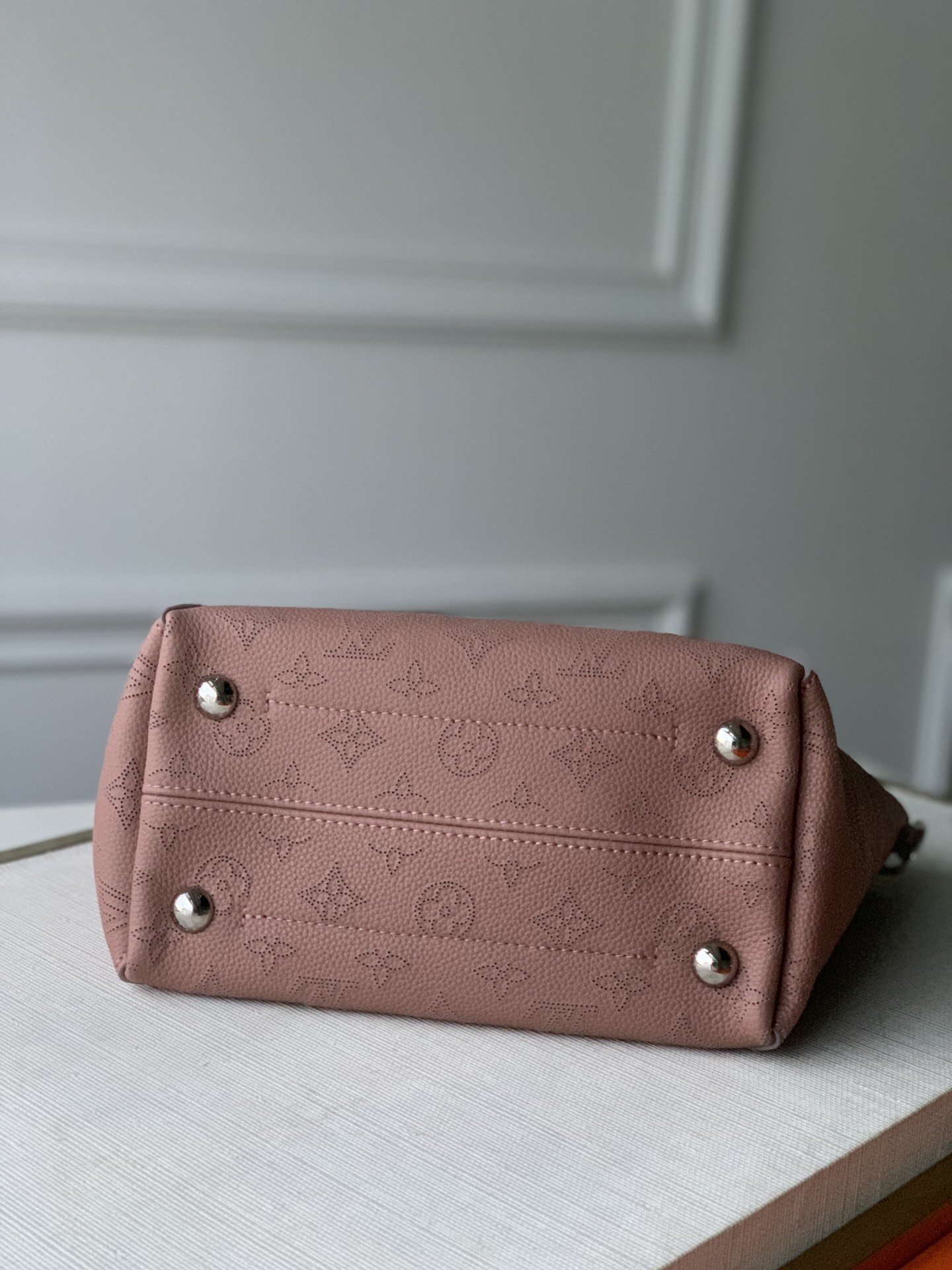 l**is V*t*n hina handbags-34*19*13cm