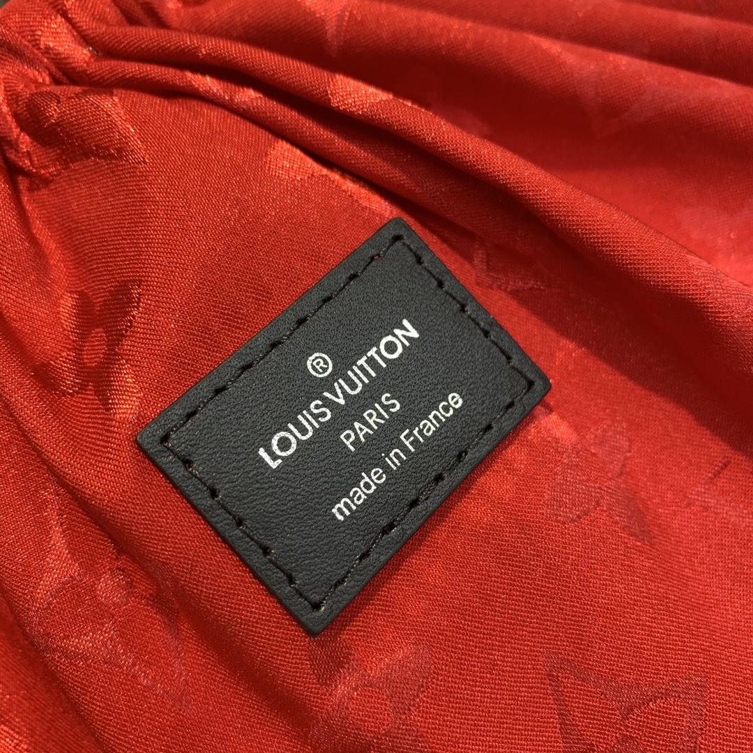 l**is V*t*n neo alma pm-32×24×15cm