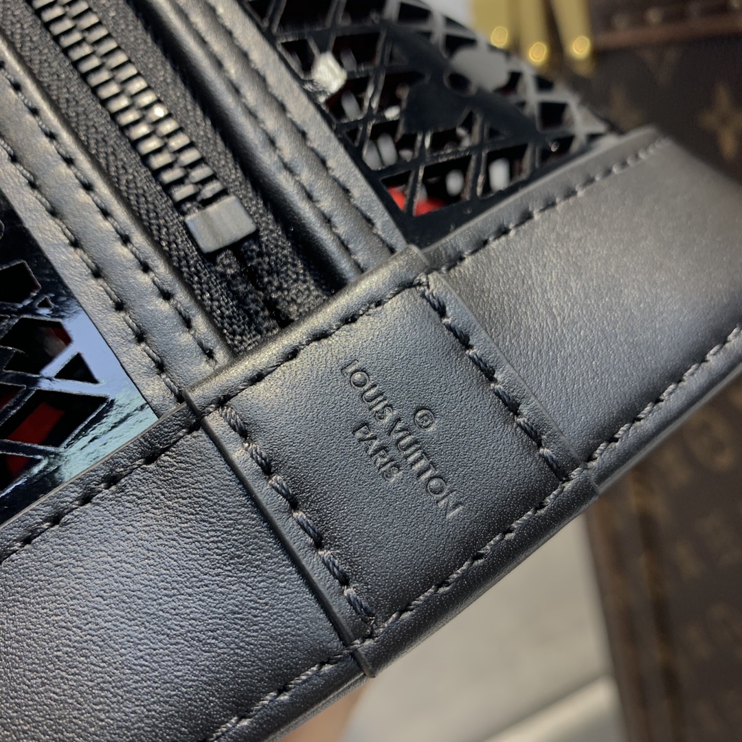 l**is V*t*n neo alma pm-32×24×15cm