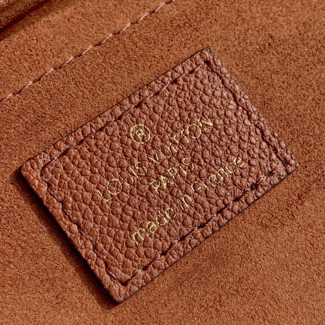 l**is V*t*n saint placide chain bag-24.5*6.5*16.5cm