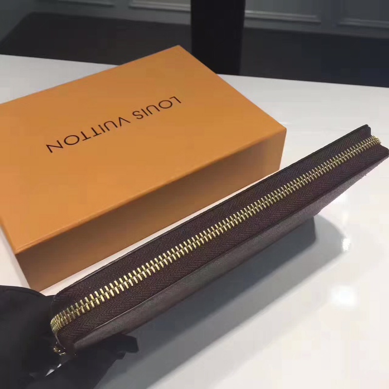 l**is V*t*n zippy wallet-19*10*2cm