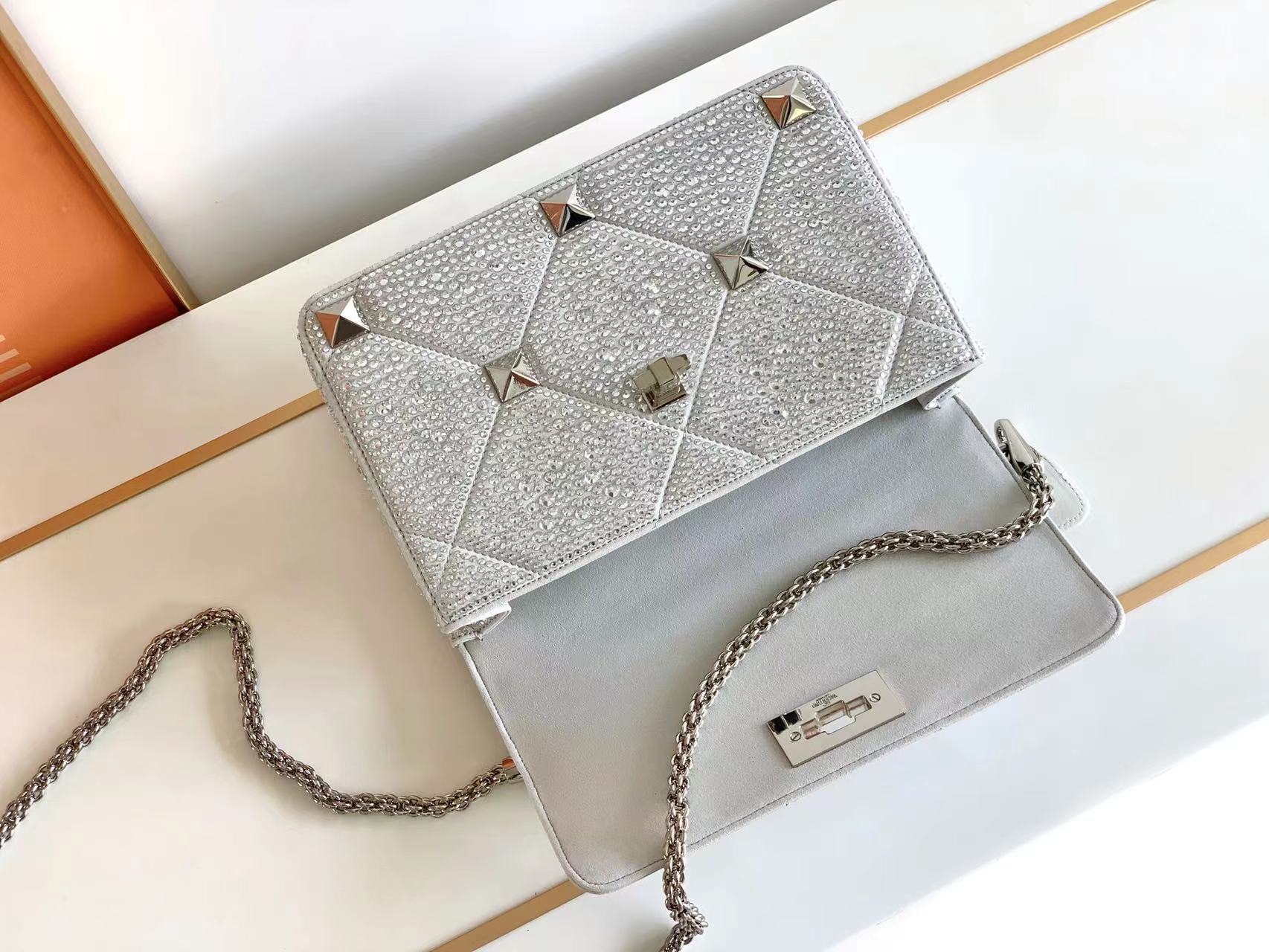 Valentino Roman Stud The Soulder BAG In Nappa With Chain-26x16x8CM