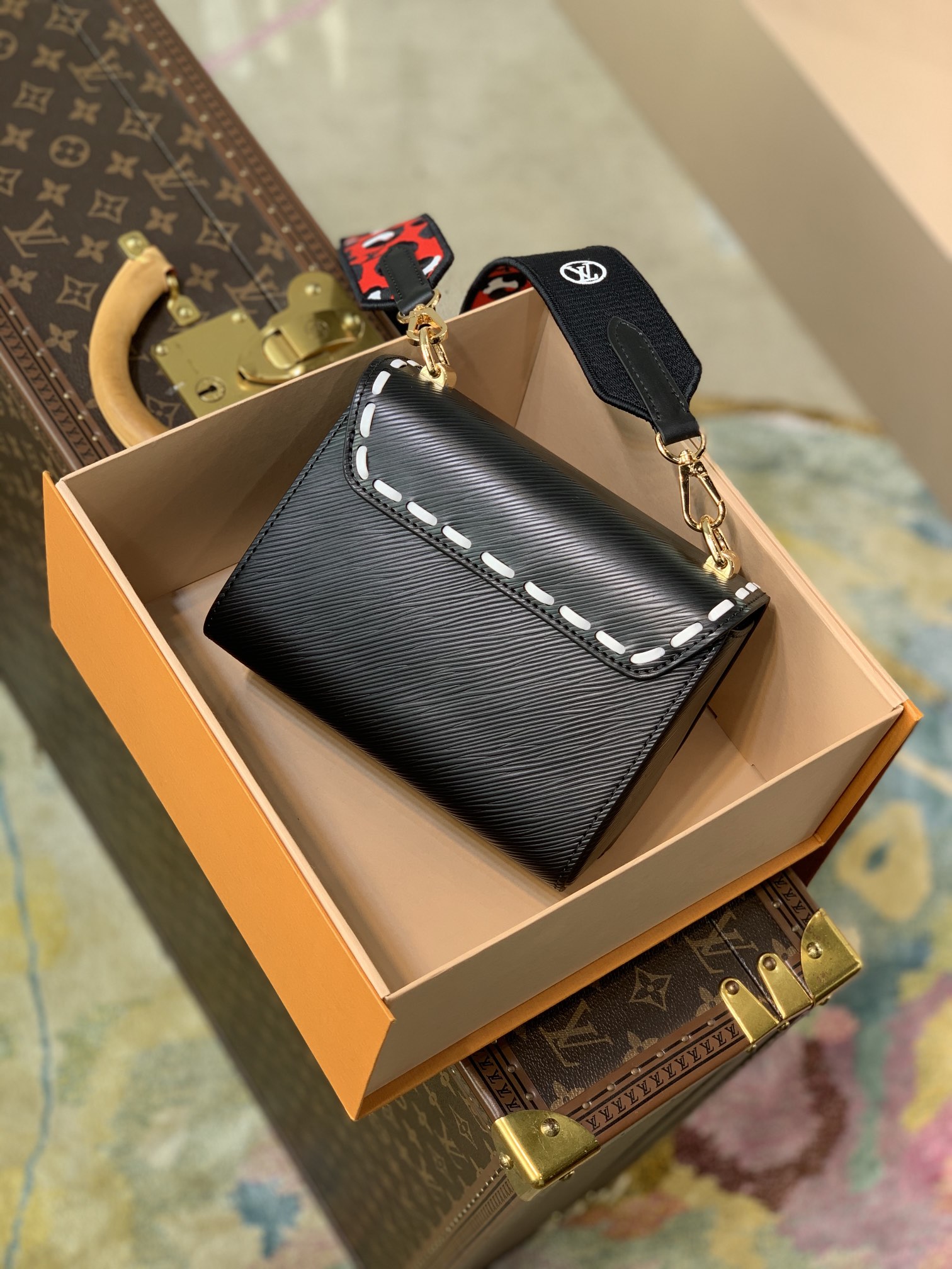 l**is V*t*n wild at heart twist mm-23*17*9.5cm