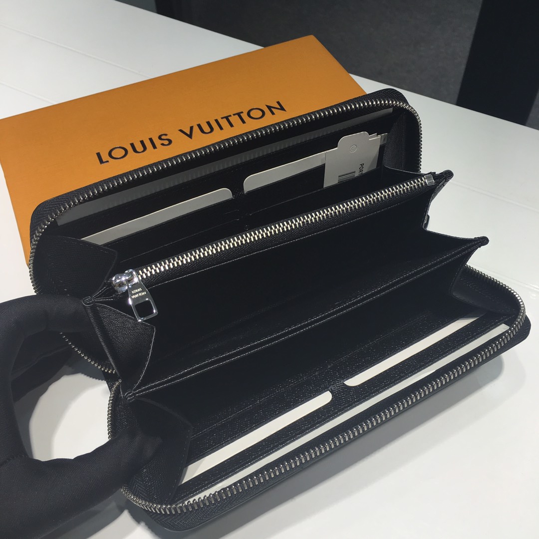 l**is V*t*n zippy wallet-19*10*2cm