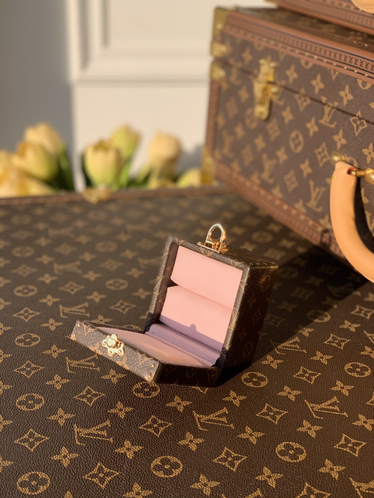 l**is V*t*n Écrin déclaration ring box-7.5/7.5/5cm