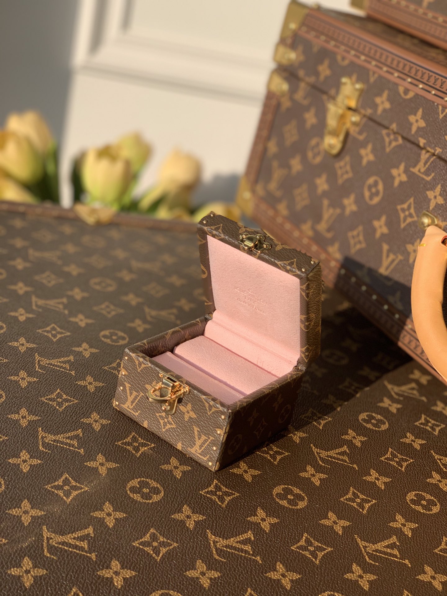 l**is V*t*n Écrin déclaration ring box-7.5/7.5/5cm