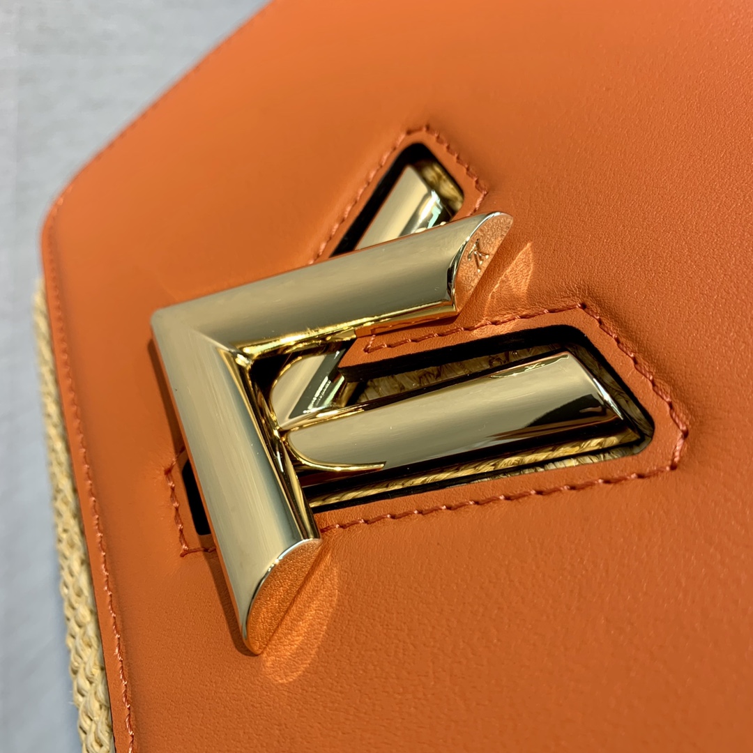 l**is V*t*n twist mm-23*18*8cm