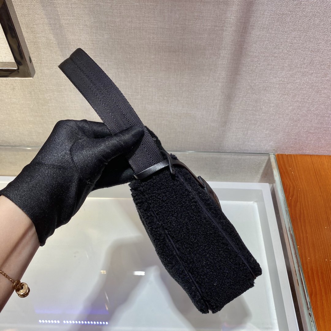 Pra*a nylon ne515 hobo bag-23*14*5cm