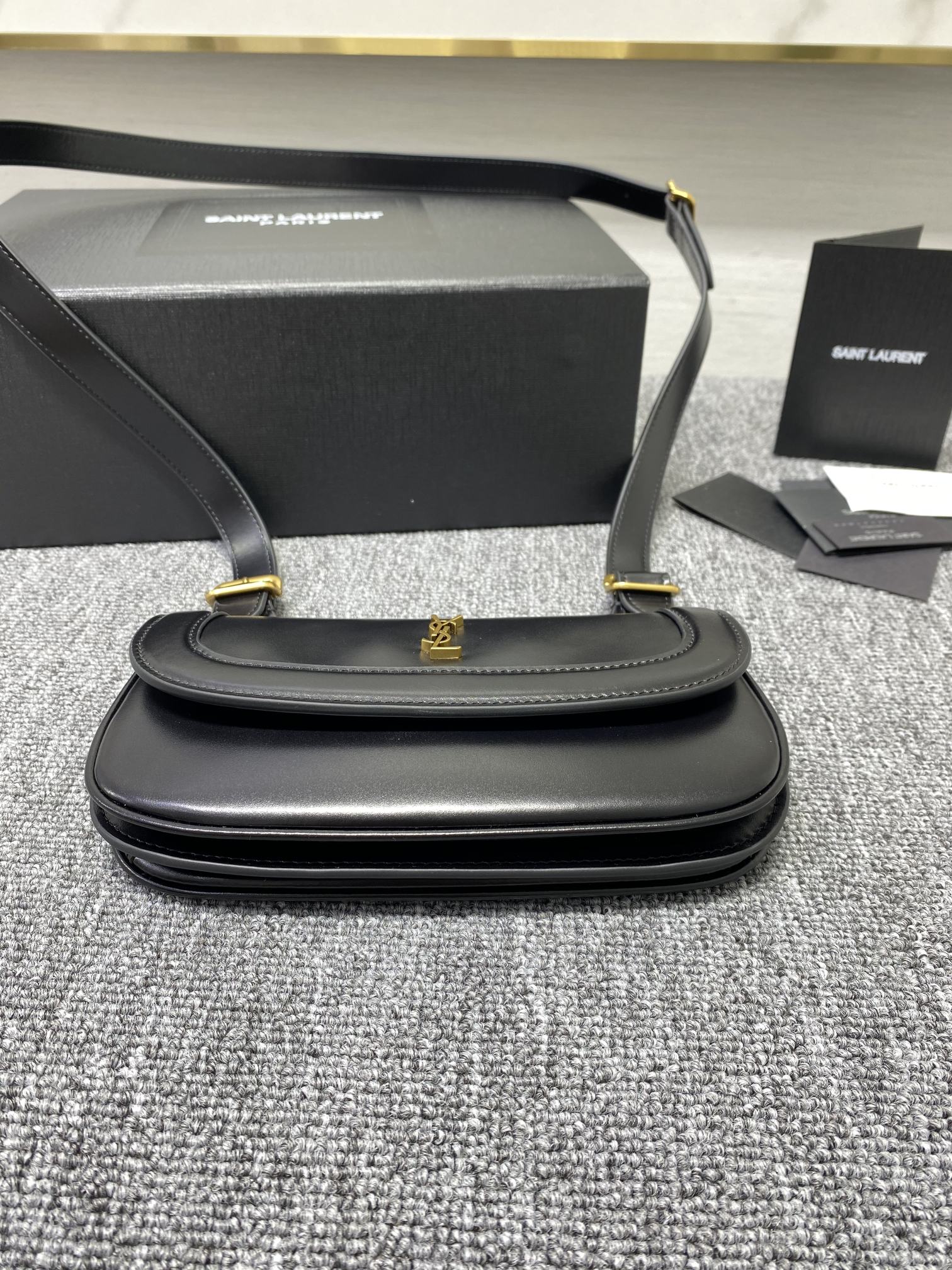 Valentino Charlie Handbags-18.5x13x3.5CM