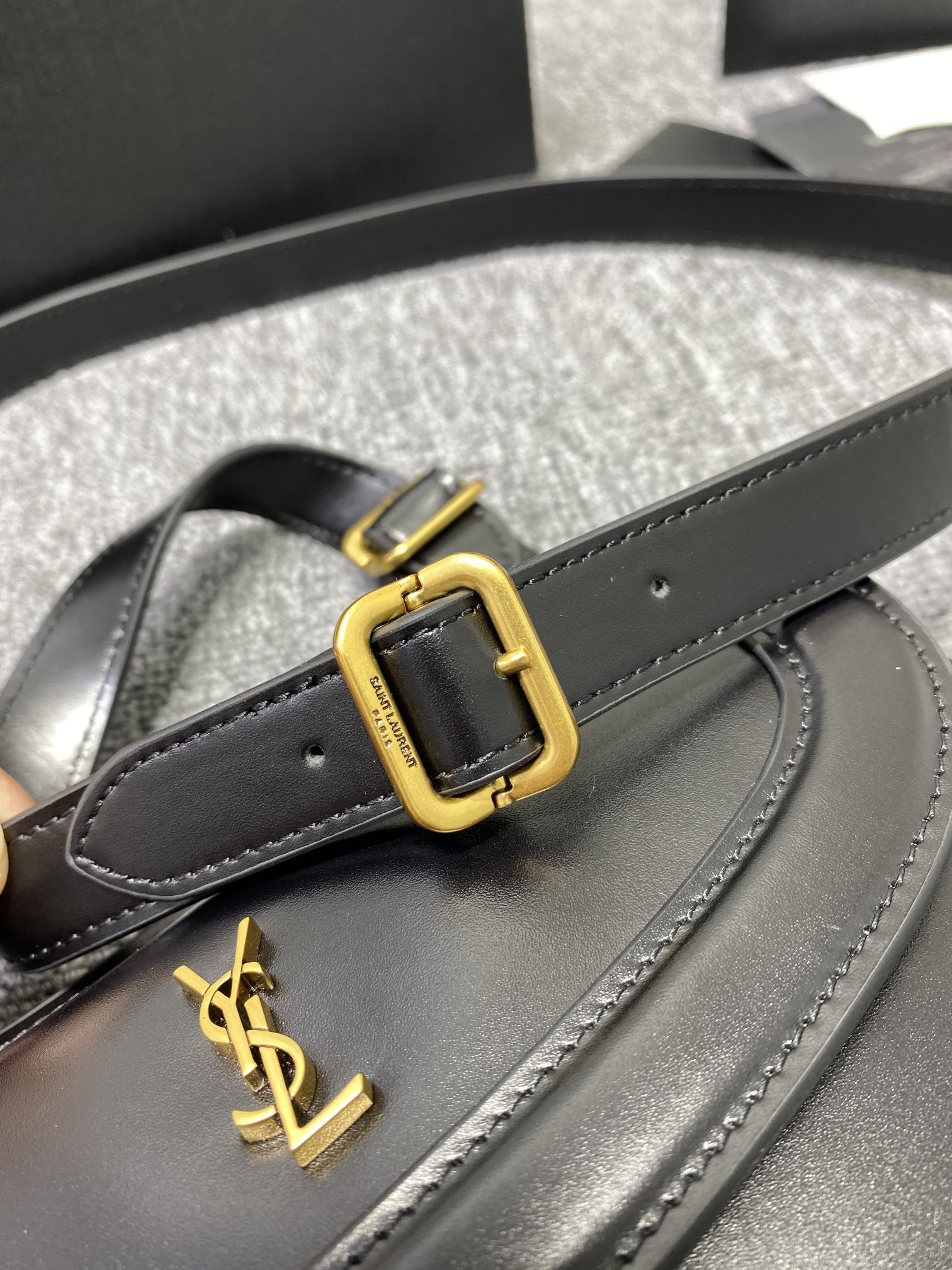 Valentino Charlie Handbags-18.5x13x3.5CM