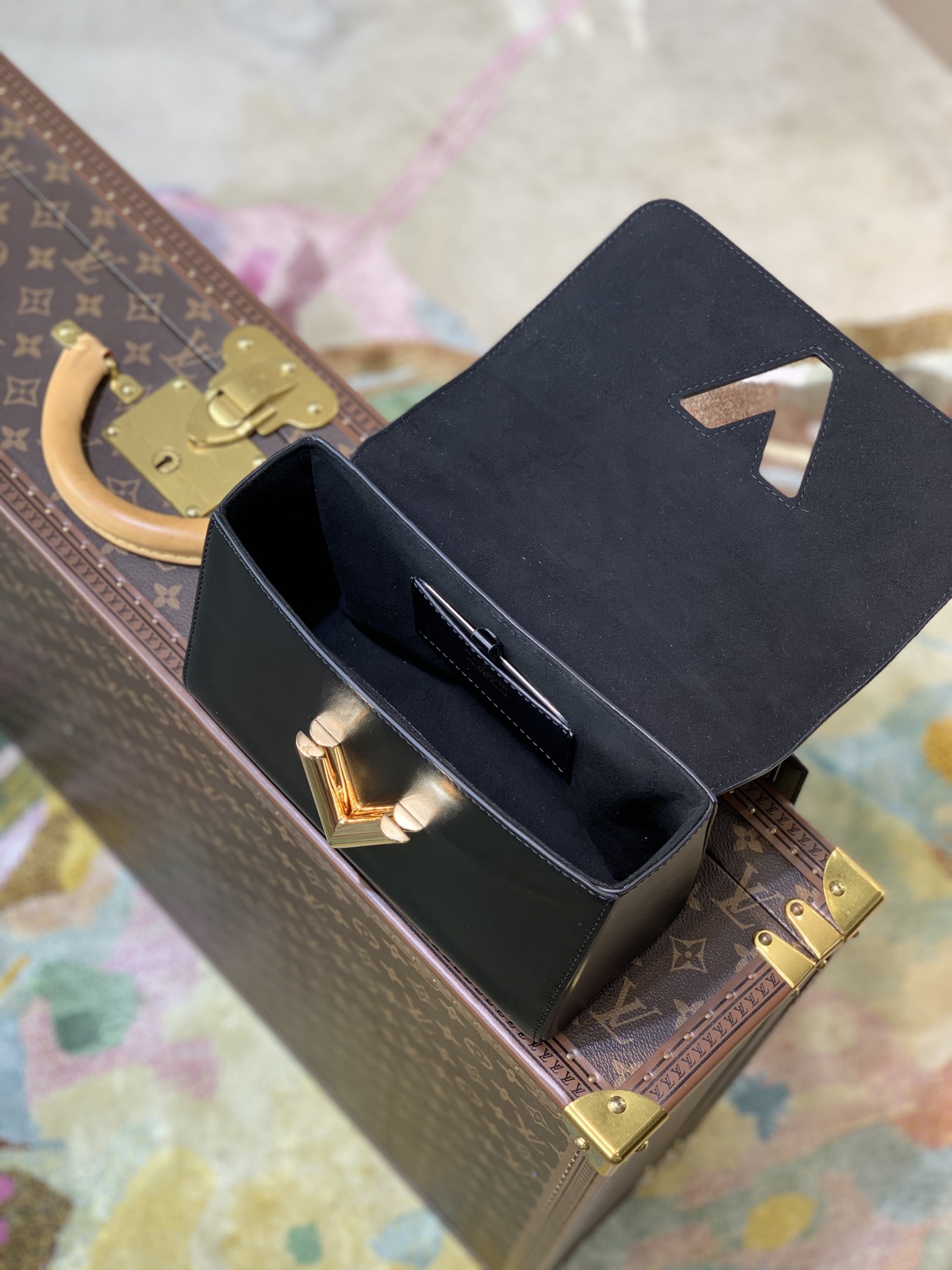 l**is V*t*n twist mm-23*18*8cm