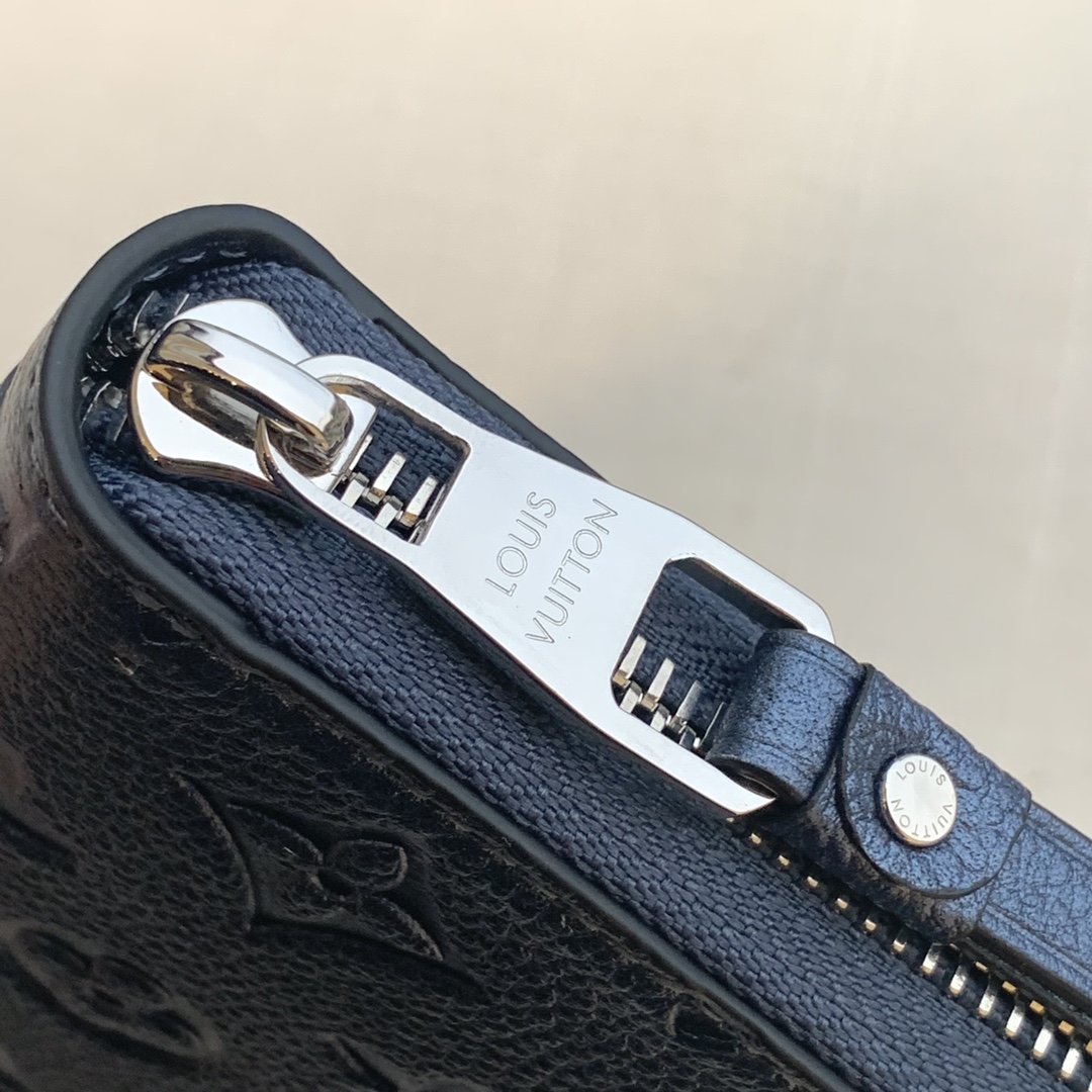 l**is V*t*n zippy wallet m69994-19*10*2cm