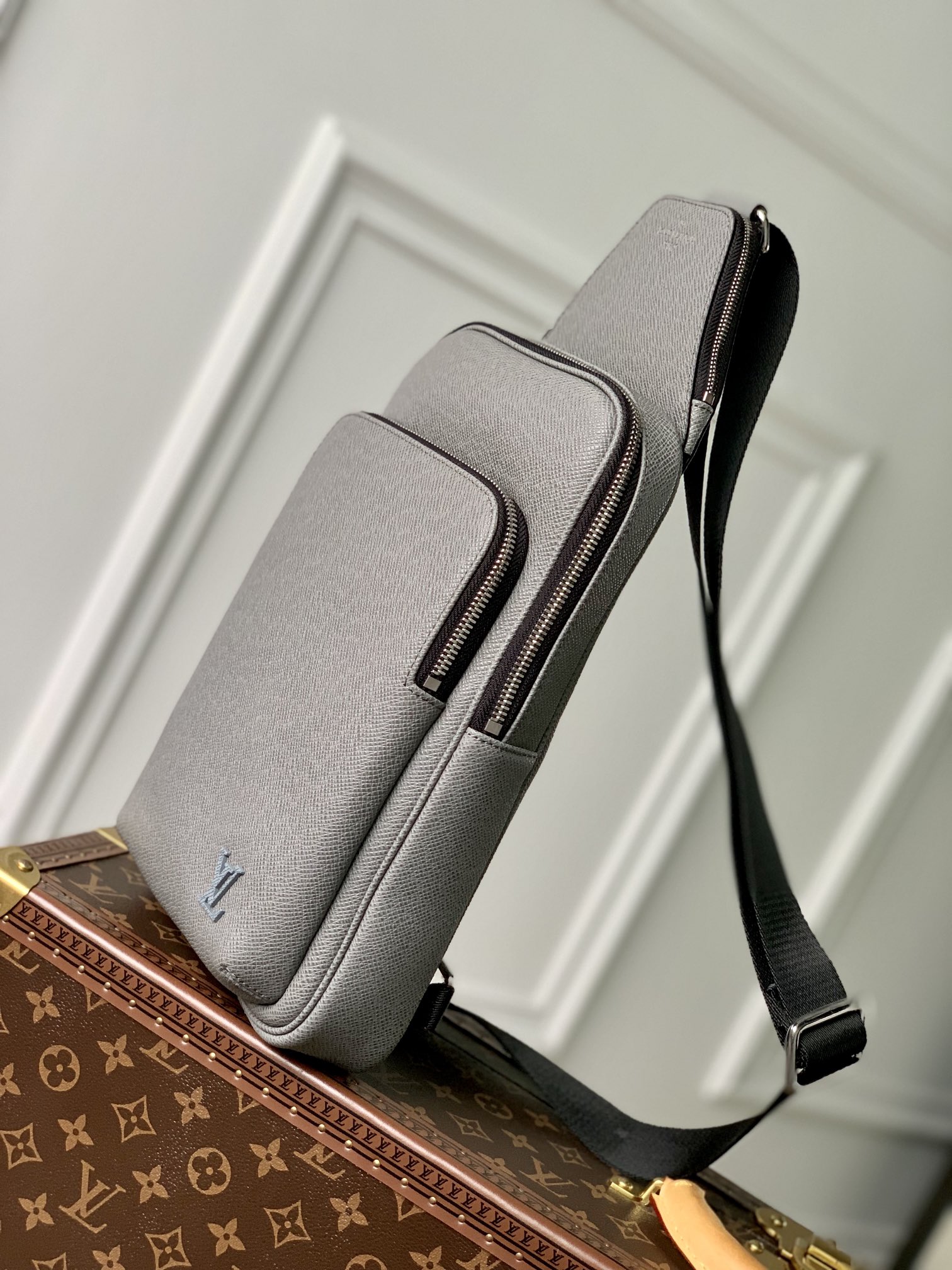 l**is V*t*n damier graphite avenue bag-20 *31 x*10cm