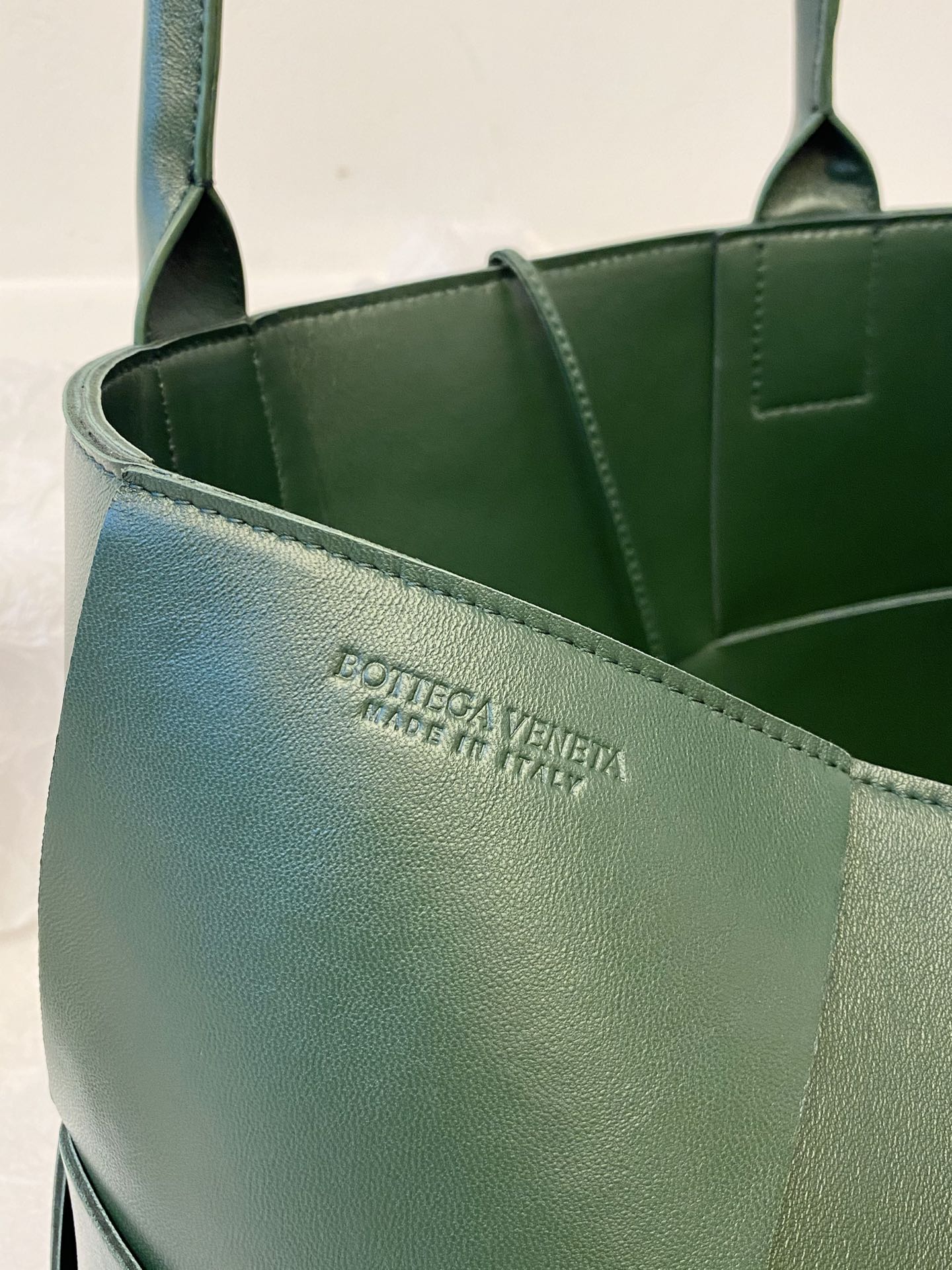 Bo*te*ga ve*ne*tatote-41×27×14cm