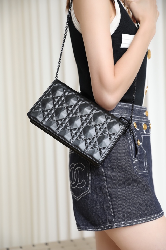 D*or wallet on chain-21.5*11.5*3cm