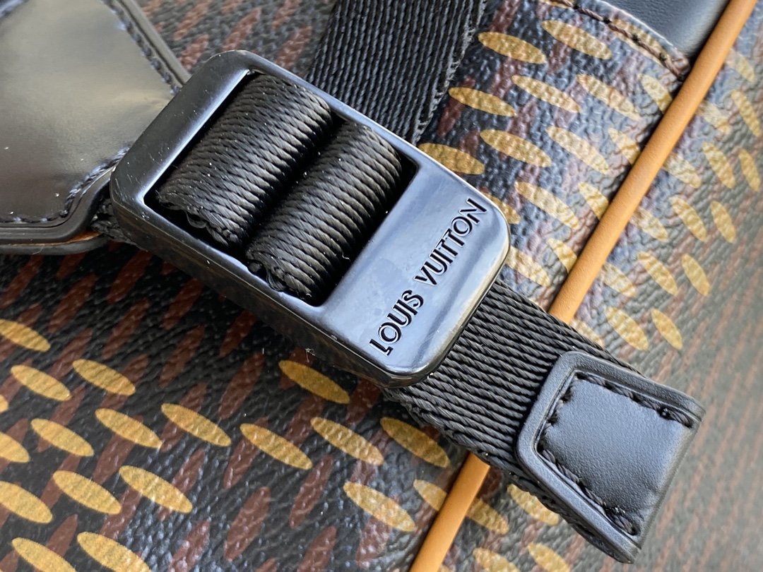 l**is V*t*n christopher backpack-41*48*13cm