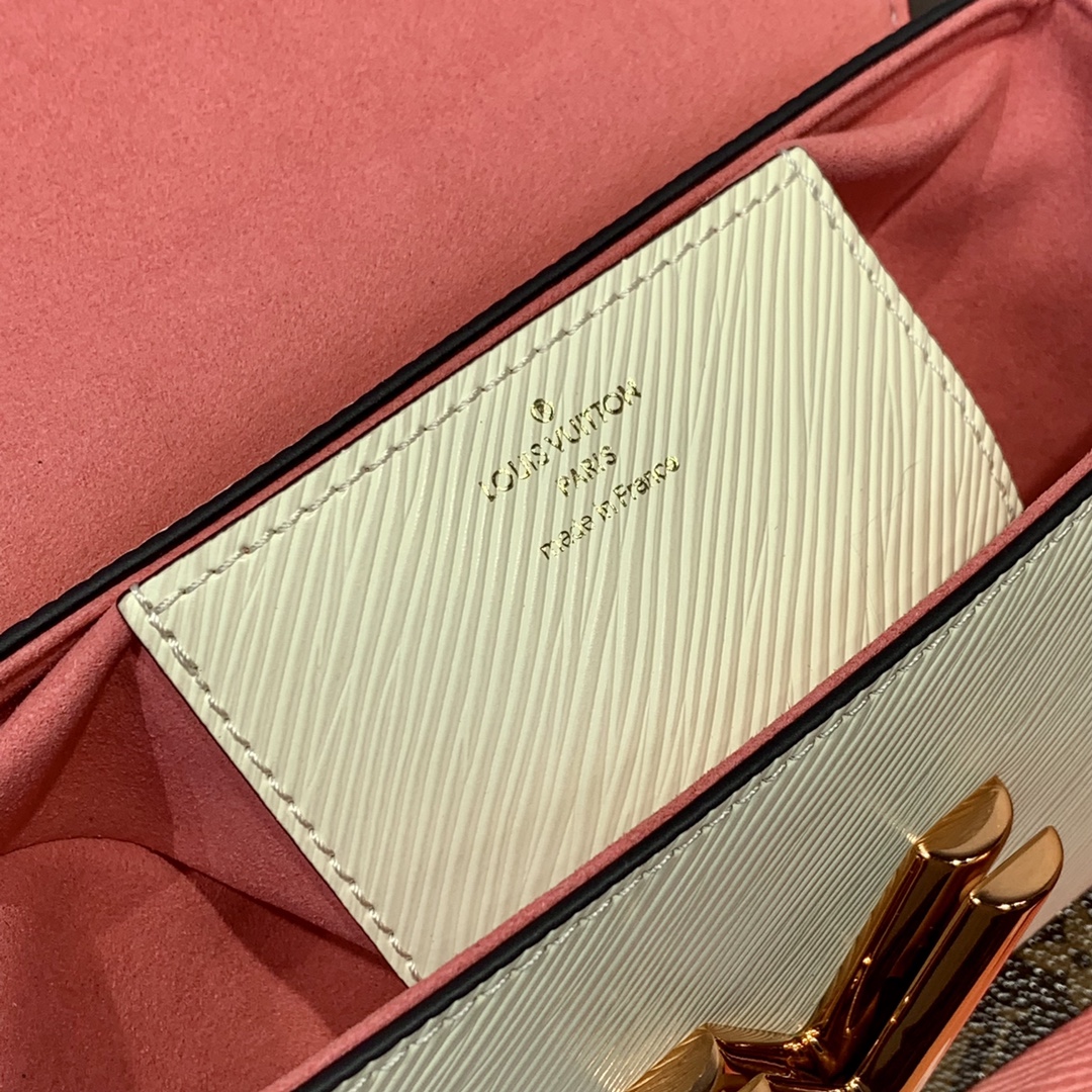 l**is V*t*n twist -18*13*9cm