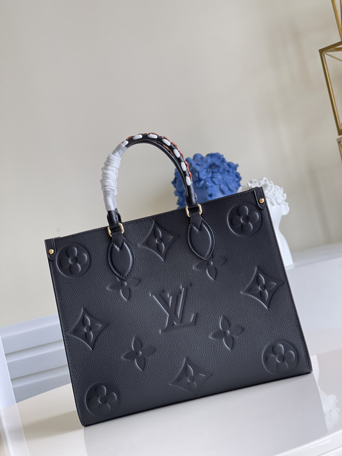 l**is V*t*n onthego handbag-35*27*14cm