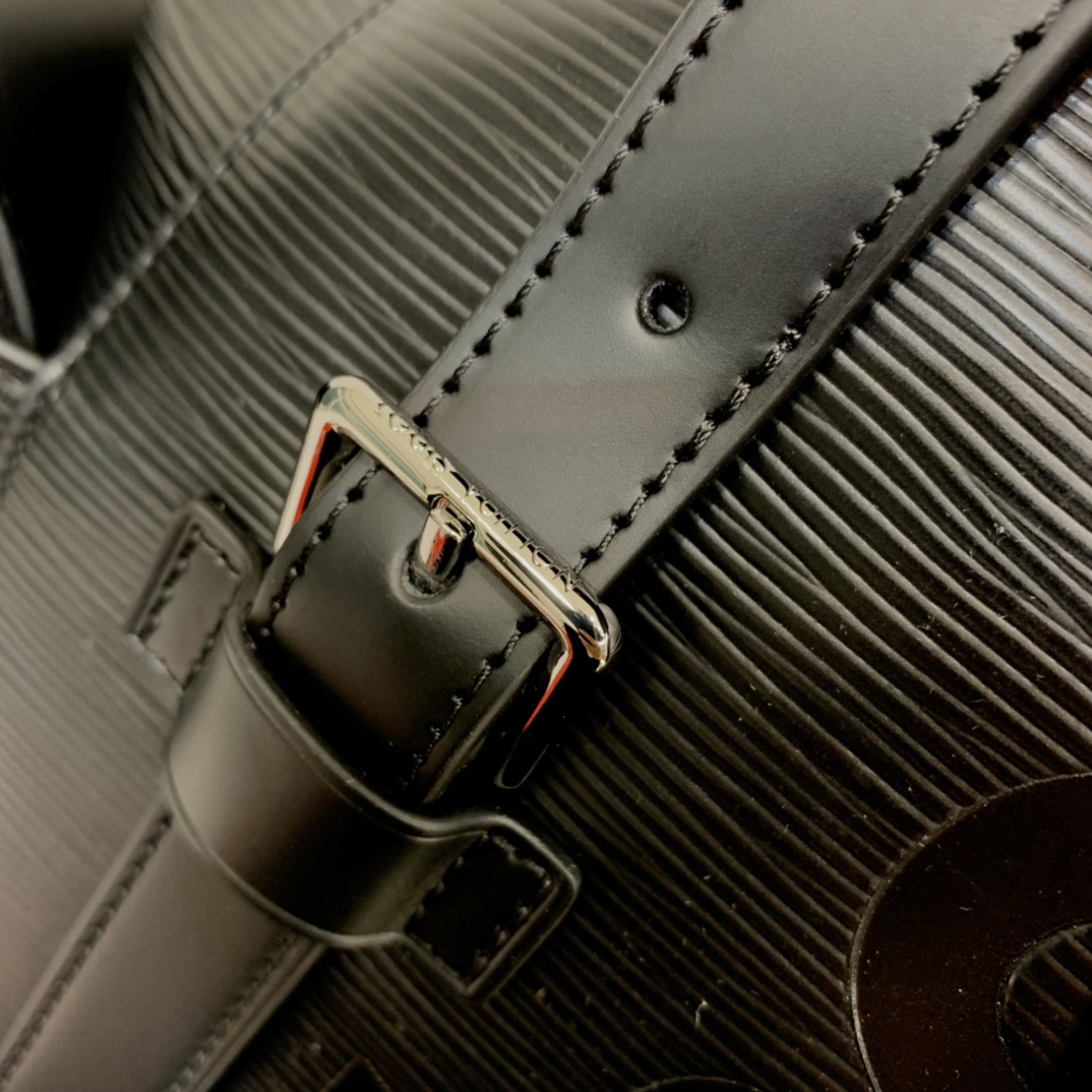 l**is v*t*n S*p*ebackpack-m41379-34*13*47cm