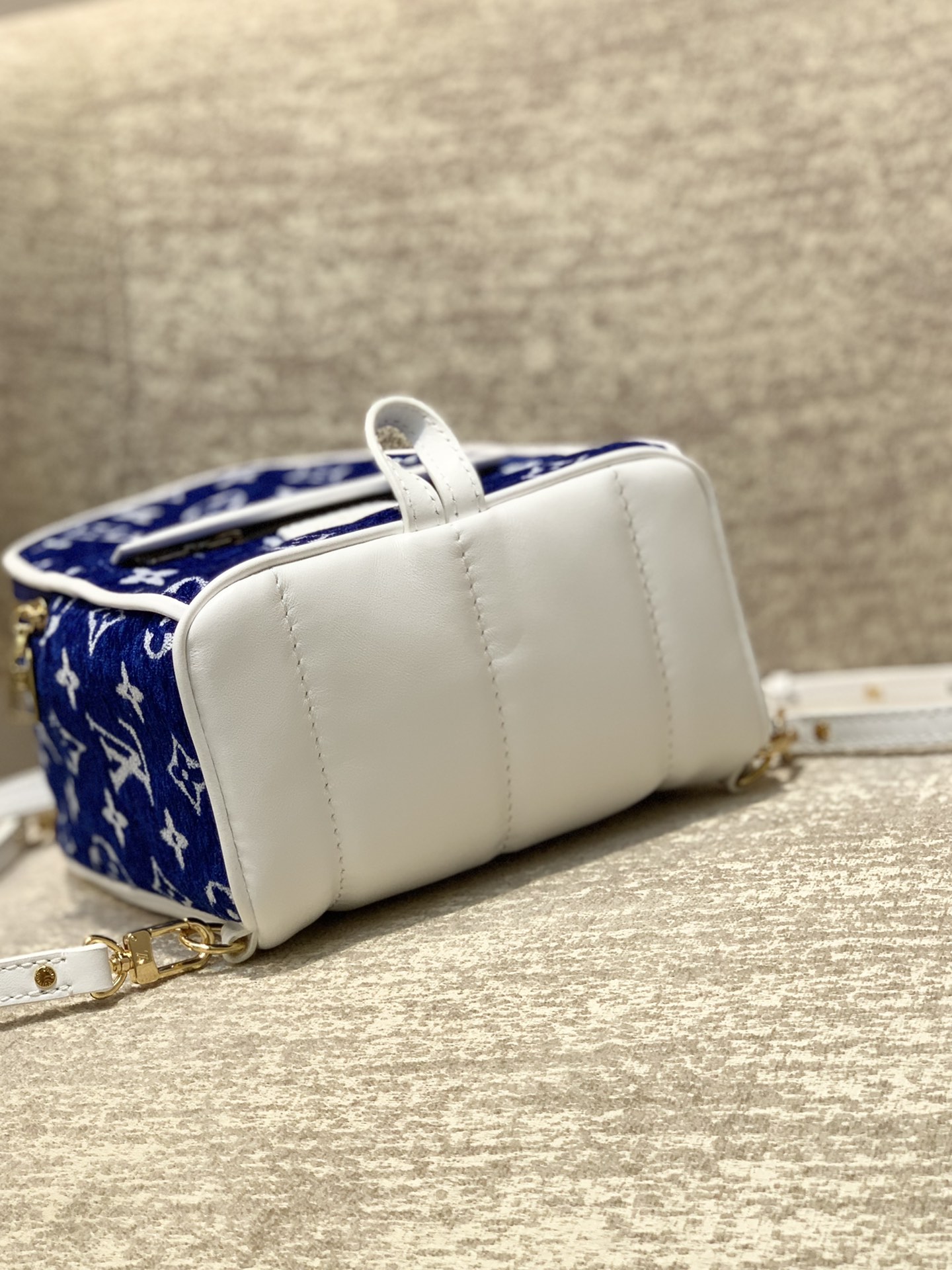 l**is V*t*n match palm springs backpack-17*22*10cm