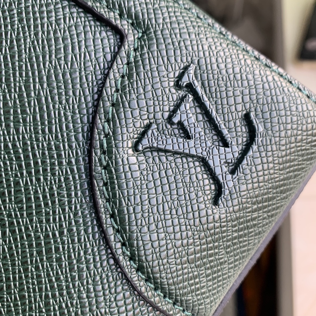 l**is V*t*n slim briefcase-40 x 29 x 4cm