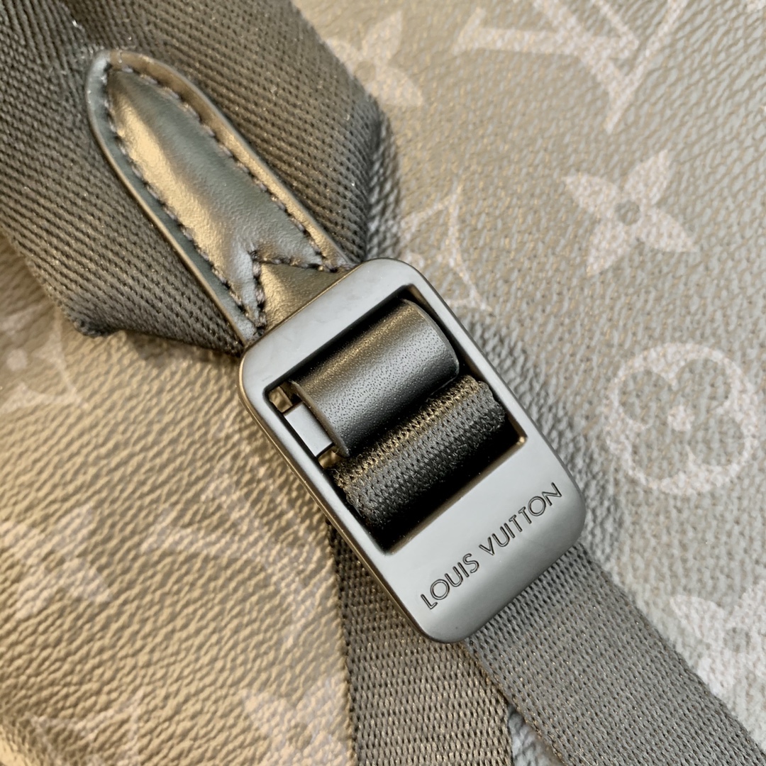 l**is V*t*n m45913 saumur backpack-27*42*13cm