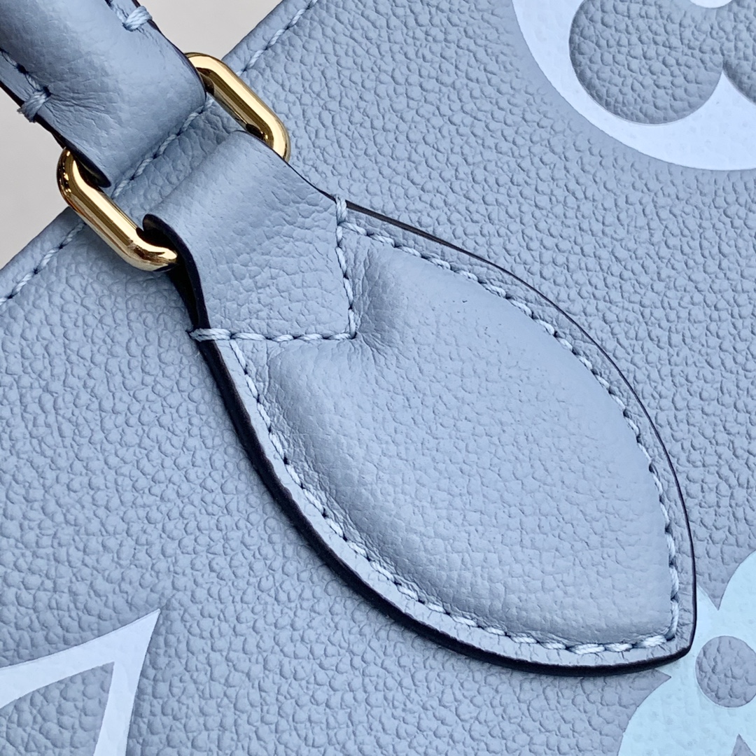 l**is V*t*n by the pooll onthego handbag-35*27*14cm