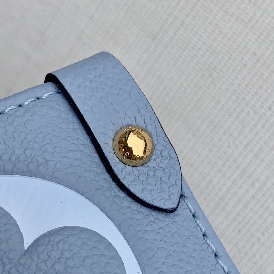 l**is V*t*n by the pooll onthego handbag-35*27*14cm