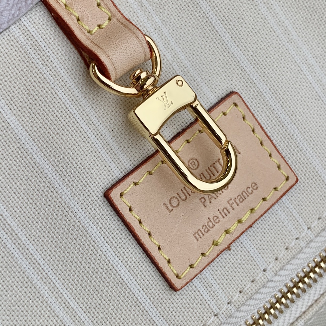 l**is V*t*n by the pooll onthego handbag-35*27*14cm