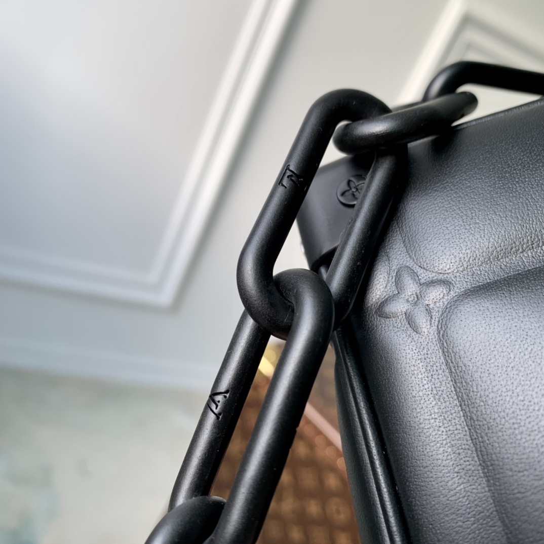 l**is V*t*n mini soft trunk-m81611 -18*13*8m