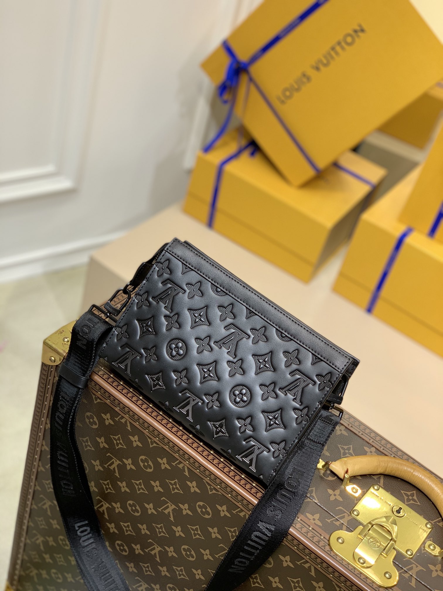 l**is V*t*n m81115 gaston wearable wallet -22*14.5*4.5m