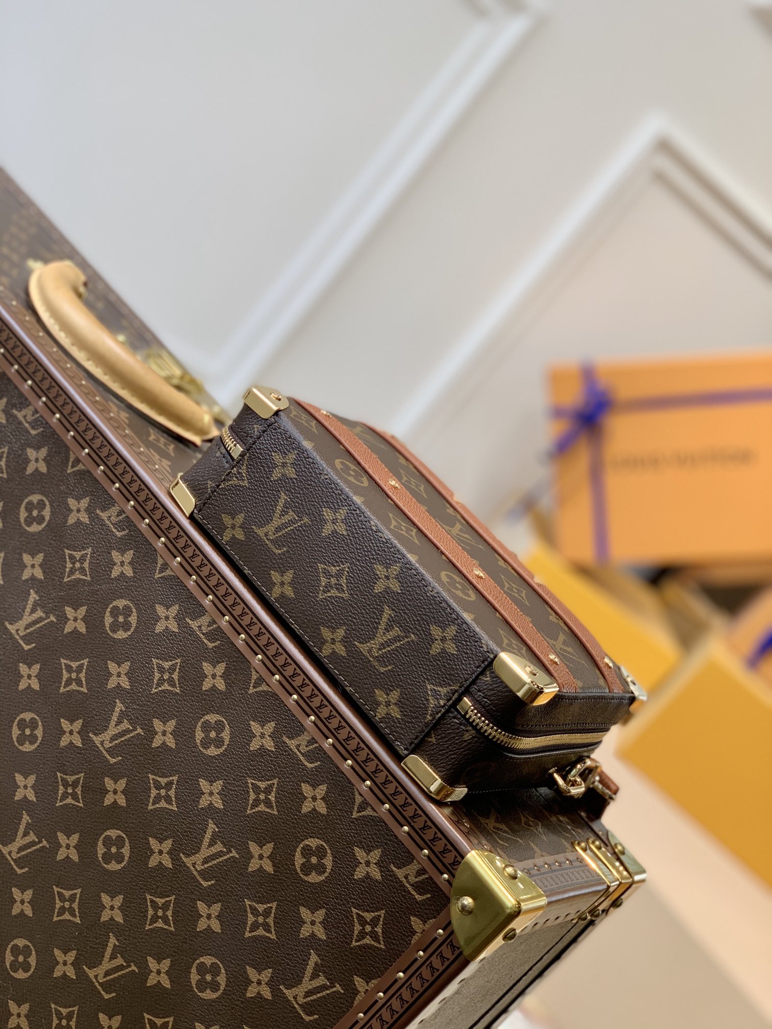 l**is V*t*n nba handle trunk-21.5*15* 7m